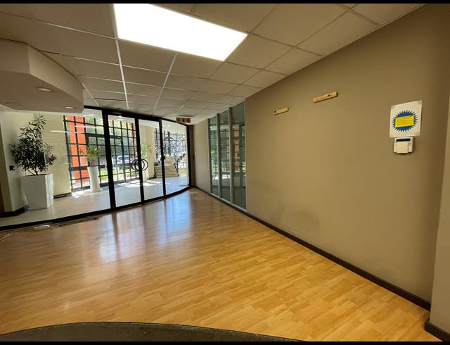 498.50M² OFFICE TO LET IN BRYANSTON